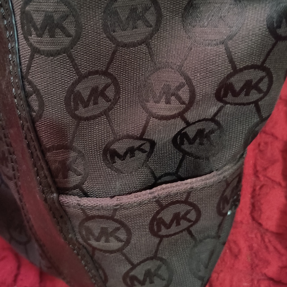 Michael Kors Black Nylon and Leather Trim Signature Hobo Bag with Gold Hardware - Picture 5 of 8